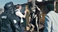 district 9 movie review fotos pictures