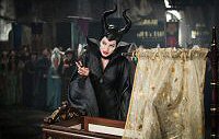 angelina jolie maleficent movie review fotos pictures