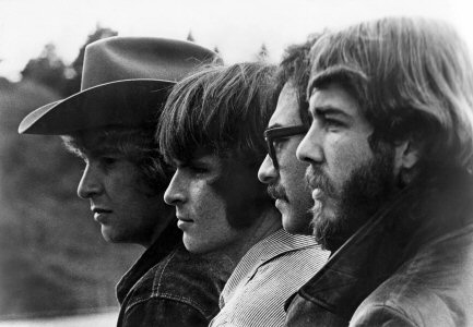 creedence-clearwater-revival-canciones-songs-run-through-the-jungle