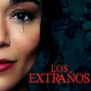 extranos-strays-poster-critica-review