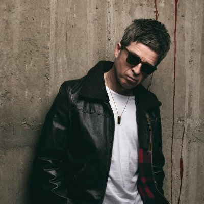 noel-gallagher-2023-critica-review-council-skies