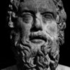 ¿Cuál es el dramaturgo, contemporáneo a Sófocles, que escribía comedias y que era “rival” de este último?